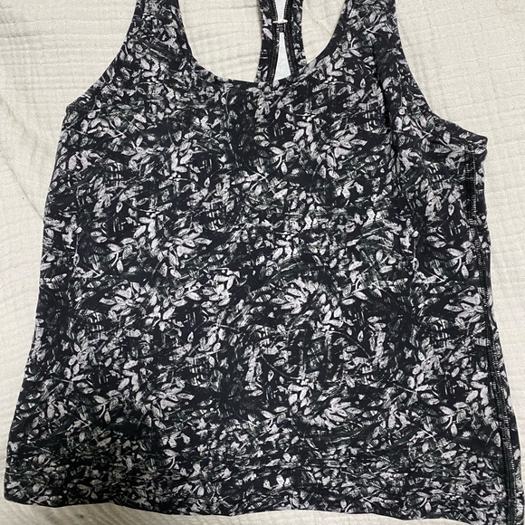 Lululemon racerback stretchy tank *race length* (not so long) - Picture 3 of 4